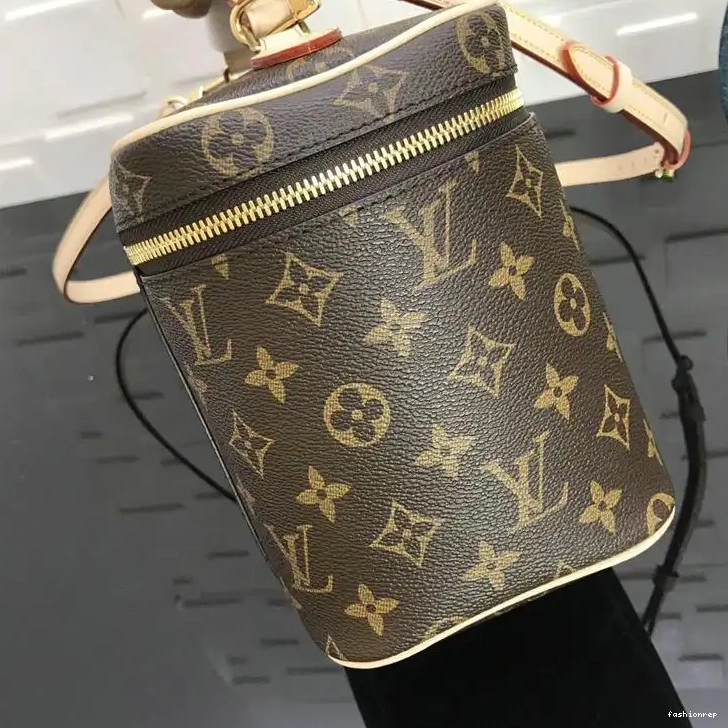 Fashionrepsfam ru LV Bags 19T1L0177 0823